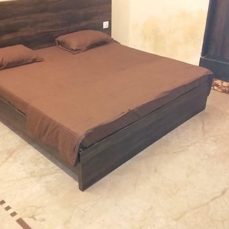 Nikunj Ashram Ξενοδοχείο Vrindāvan Εξωτερικό φωτογραφία