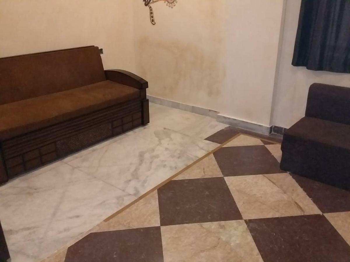 Nikunj Ashram Ξενοδοχείο Vrindāvan Εξωτερικό φωτογραφία