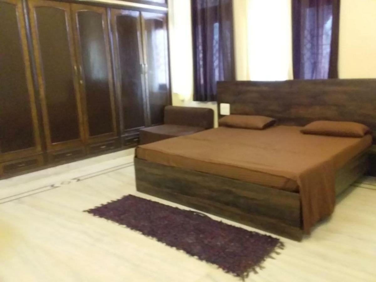 Nikunj Ashram Ξενοδοχείο Vrindāvan Εξωτερικό φωτογραφία